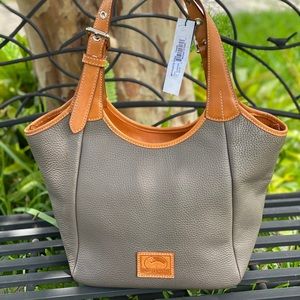 DOONEY & BOURKE💥NWT💥 TAUPE PENELOPE LEATHER BAG